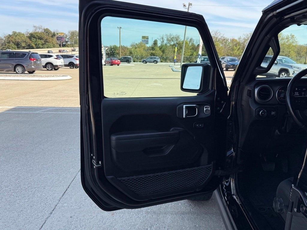 Jeep Wrangler Willys 4 Door 4x4 2023