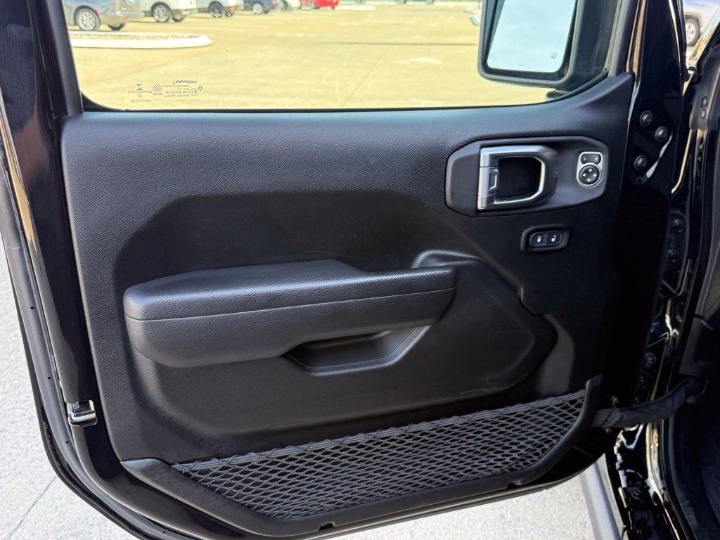 Jeep Wrangler Willys 4 Door 4x4 2023