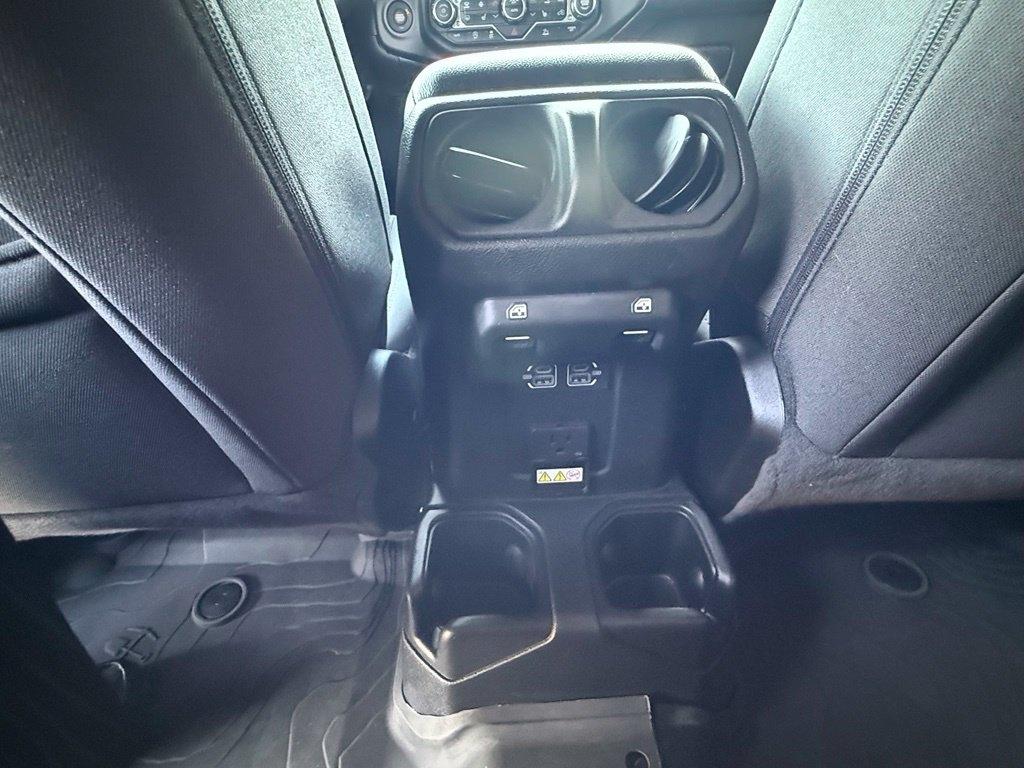 Jeep Wrangler Willys 4 Door 4x4 2023