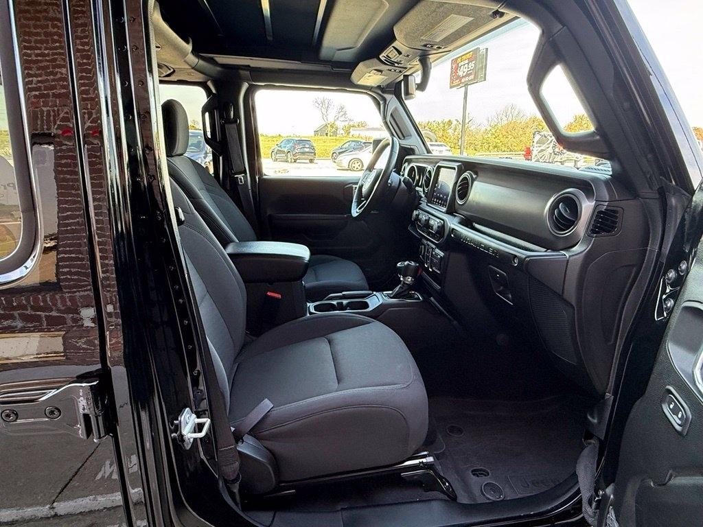 Jeep Wrangler Willys 4 Door 4x4 2023