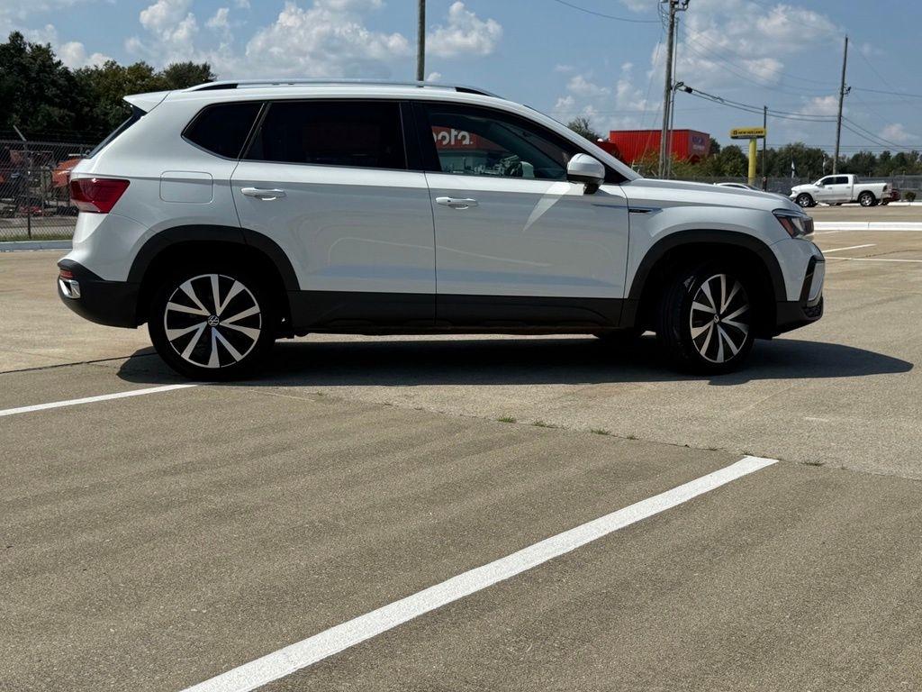 Volkswagen Taos  2024