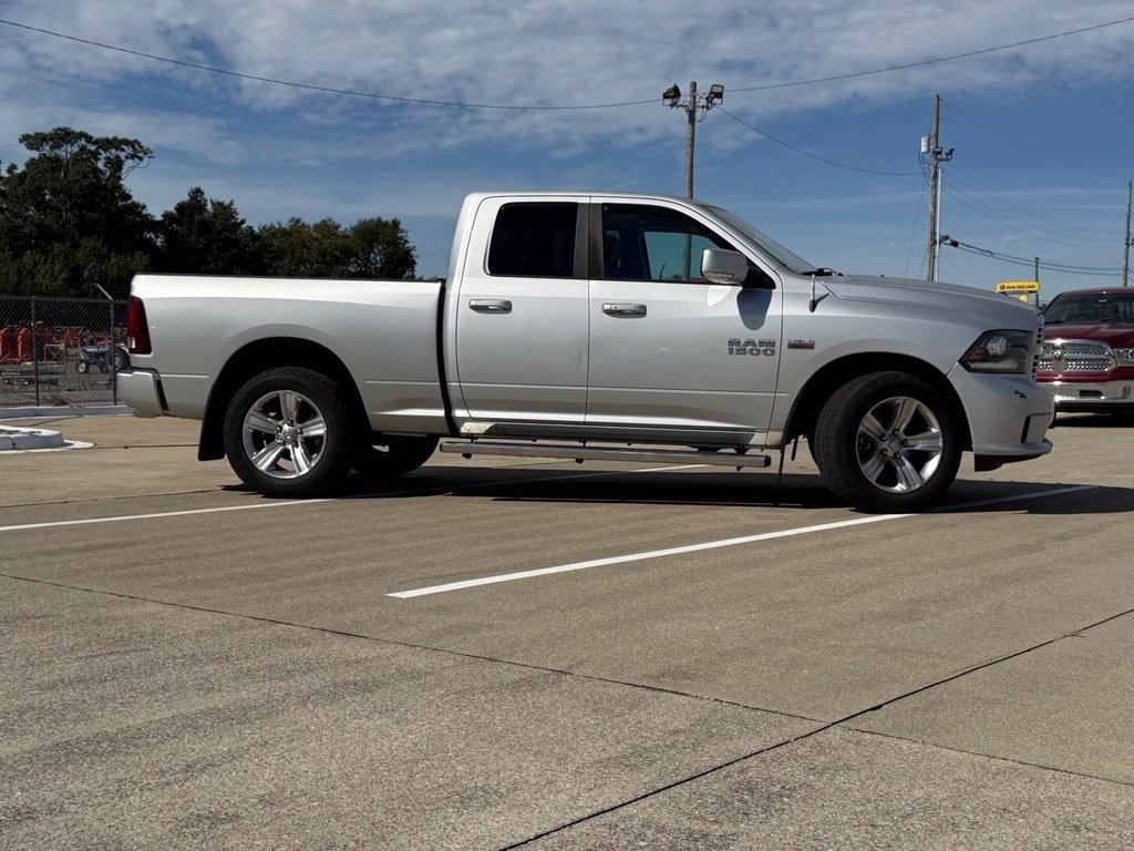 RAM 1500 4WD Quad Cab 140.5" Sport 2016