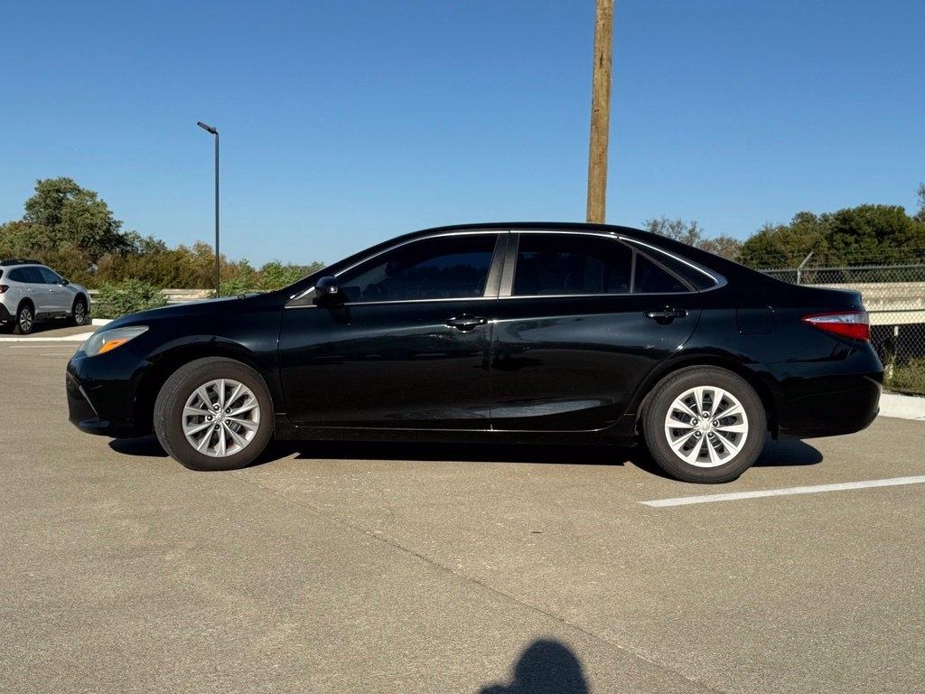 Toyota Camry 4dr Sdn I4 Auto LE (Natl) 2015