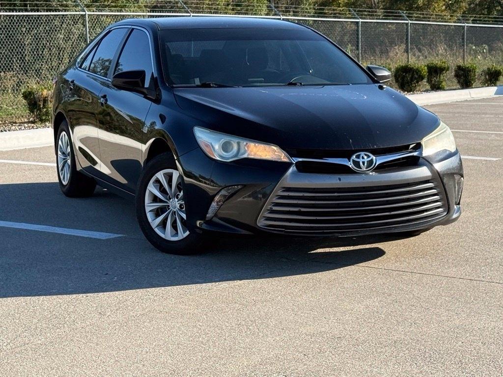 Toyota Camry 4dr Sdn I4 Auto LE (Natl) 2015