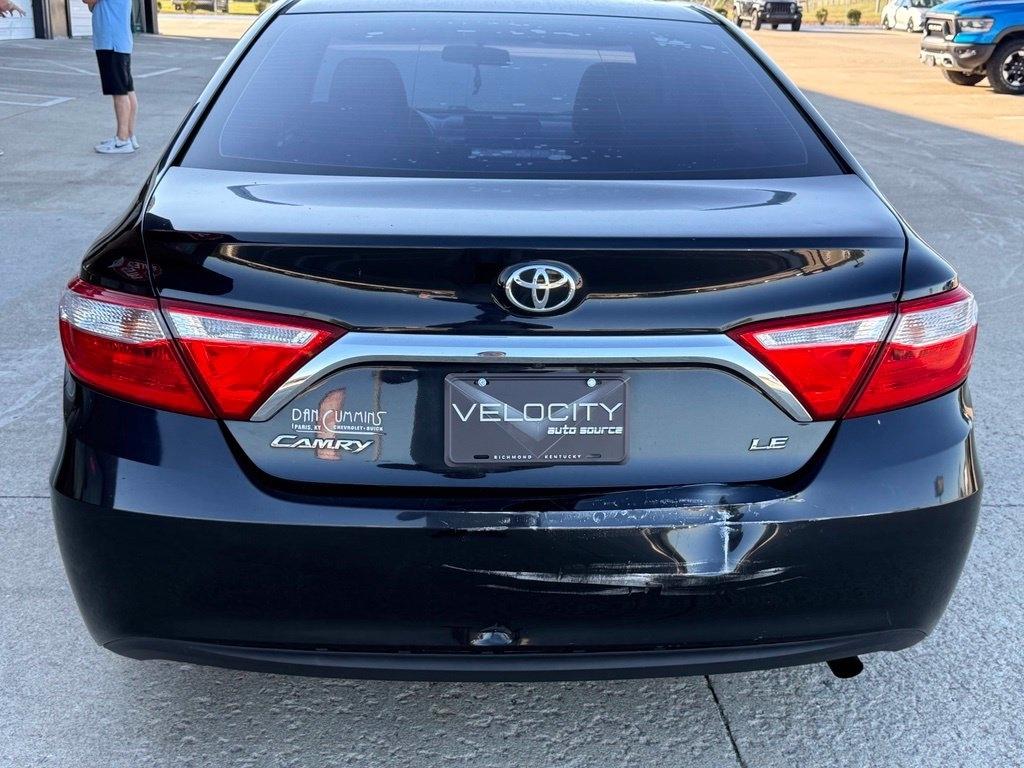 Toyota Camry 4dr Sdn I4 Auto LE (Natl) 2015