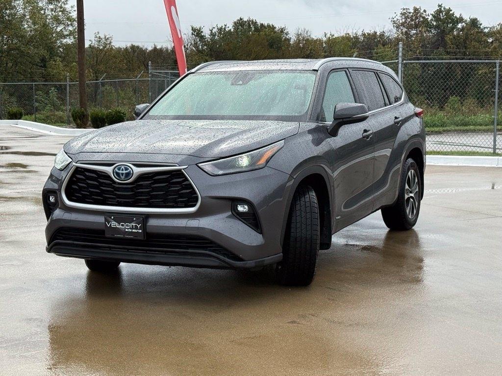 Toyota Highlander Hybrid Hybrid XLE AWD (Natl) 2023