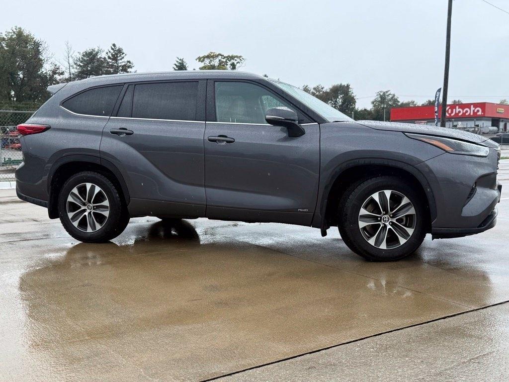 Toyota Highlander Hybrid Hybrid XLE AWD (Natl) 2023