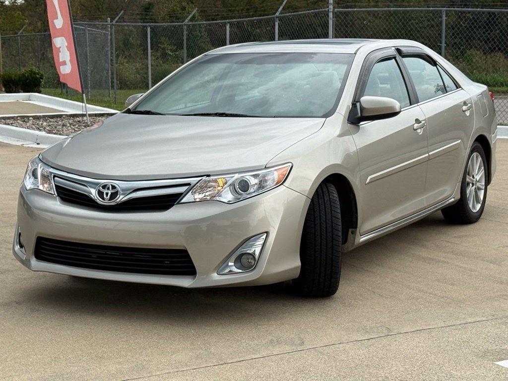 Toyota Camry 2014.5 4dr Sdn I4 Auto XLE (Natl) 2014