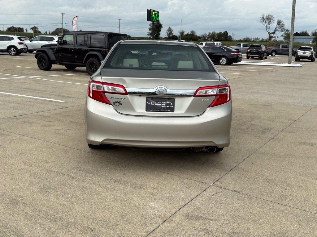 Toyota Camry 2014.5 4dr Sdn I4 Auto XLE (Natl) 2014