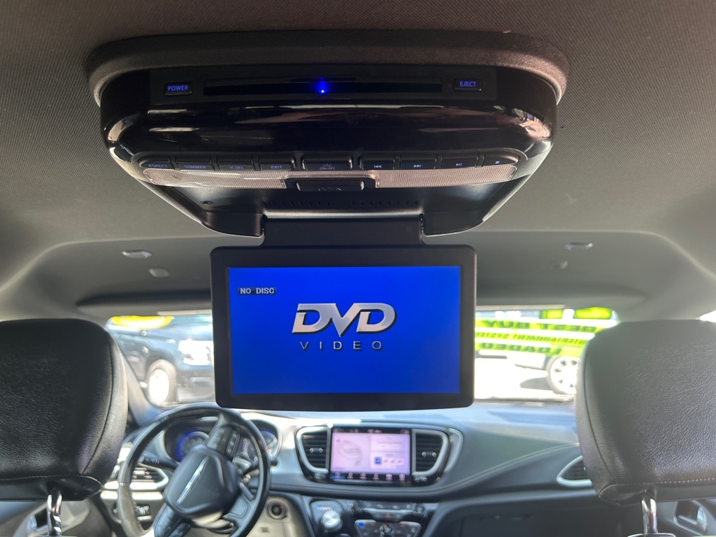 Chrysler Pacifica Touring 2021