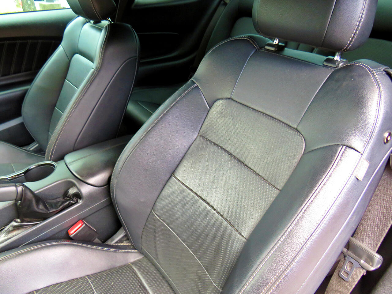 2016 Ford Mustang GT Premium photo 12