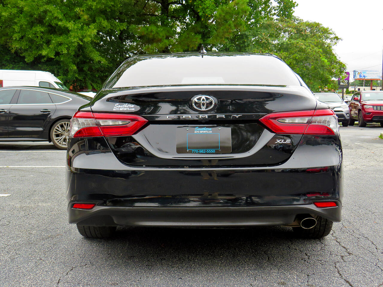2021 Toyota Camry XLE photo 2