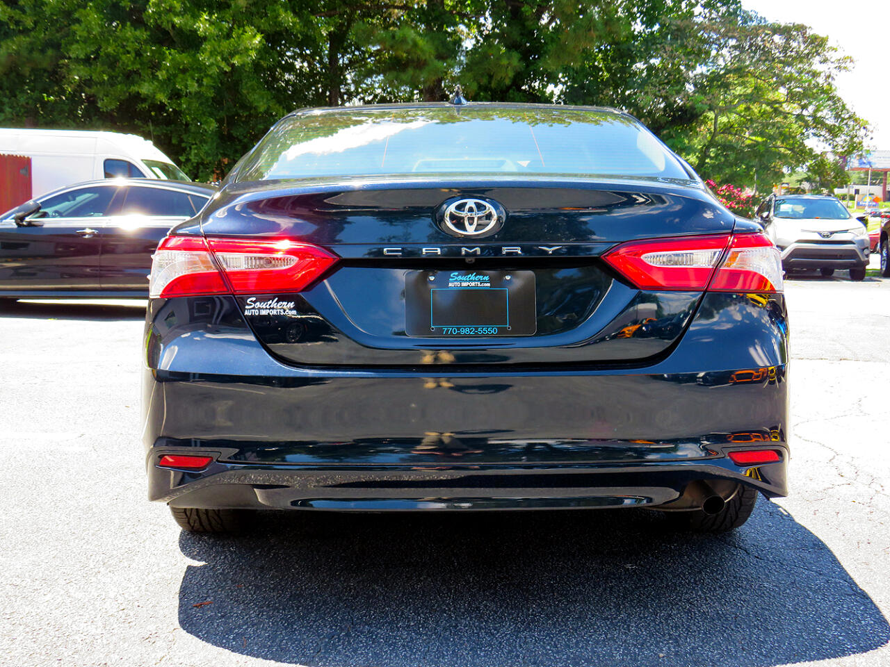 2019 Toyota Camry LE photo 3