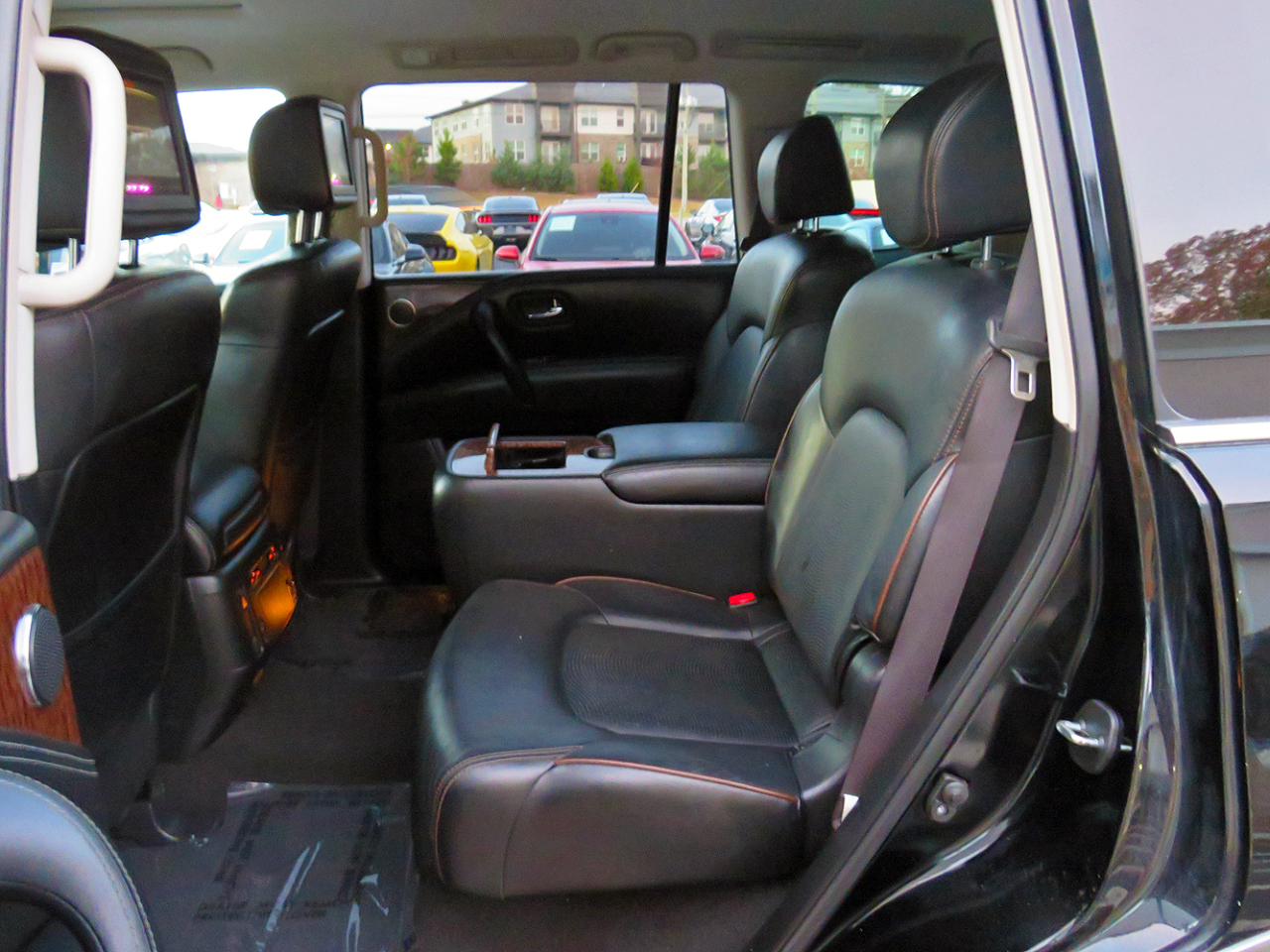 2018 Nissan Armada Platinum photo 2