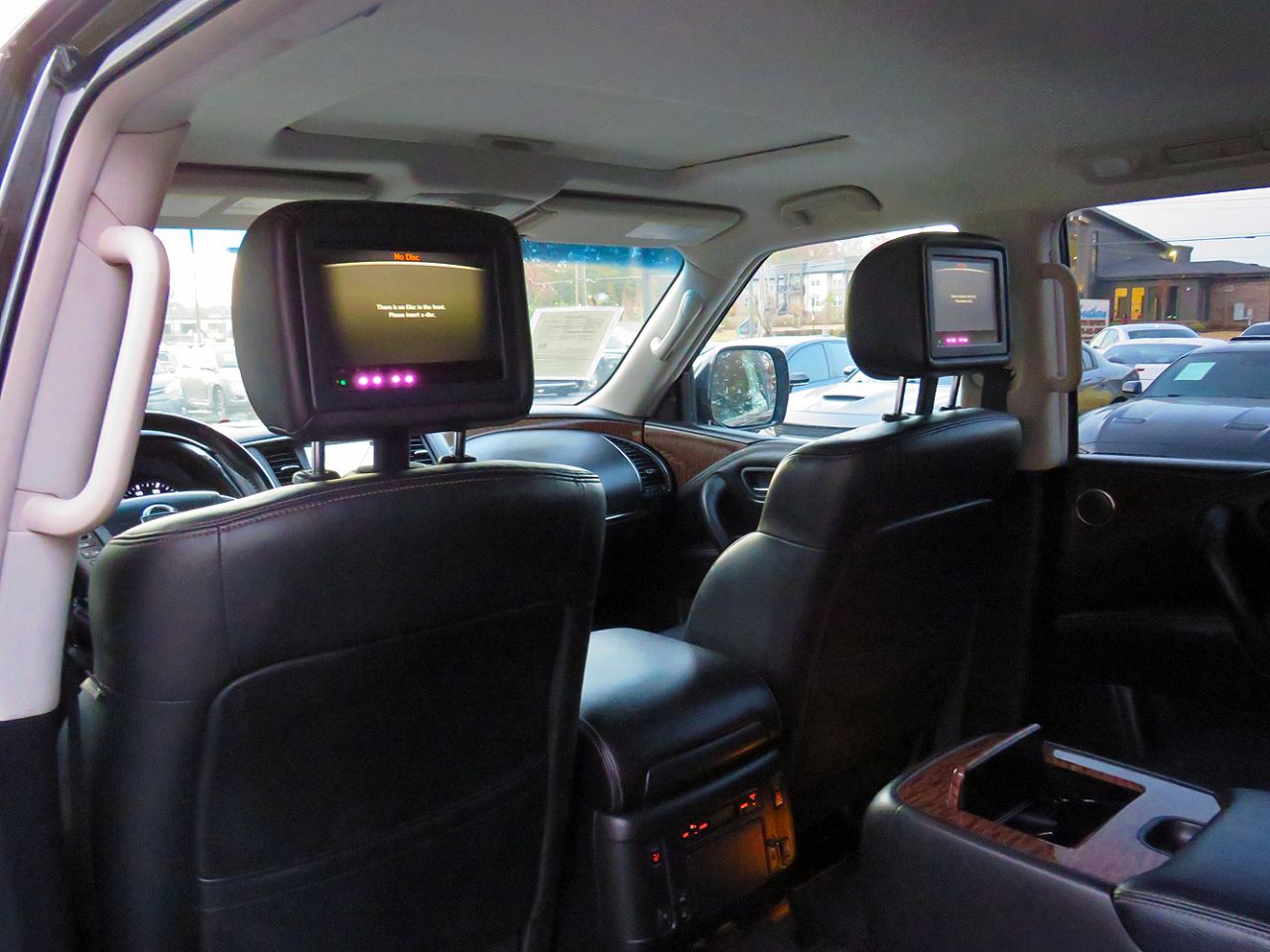 2018 Nissan Armada Platinum photo 3