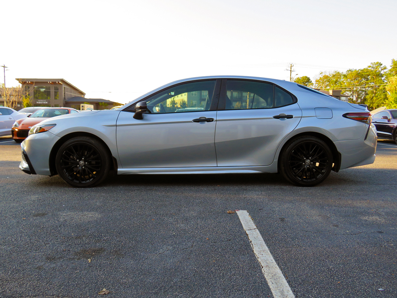 2021 Toyota Camry SE photo 2