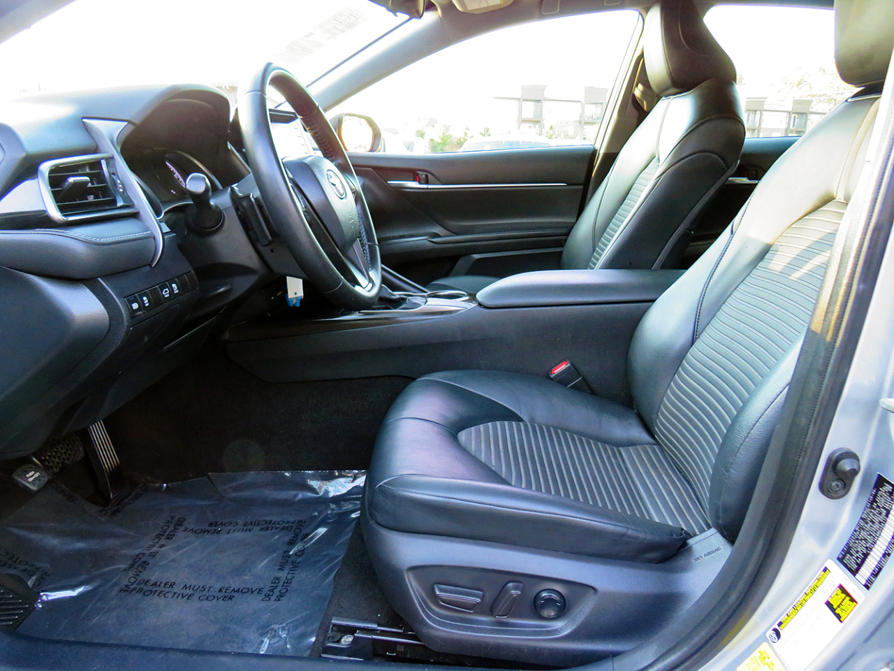 2021 Toyota Camry SE photo 3