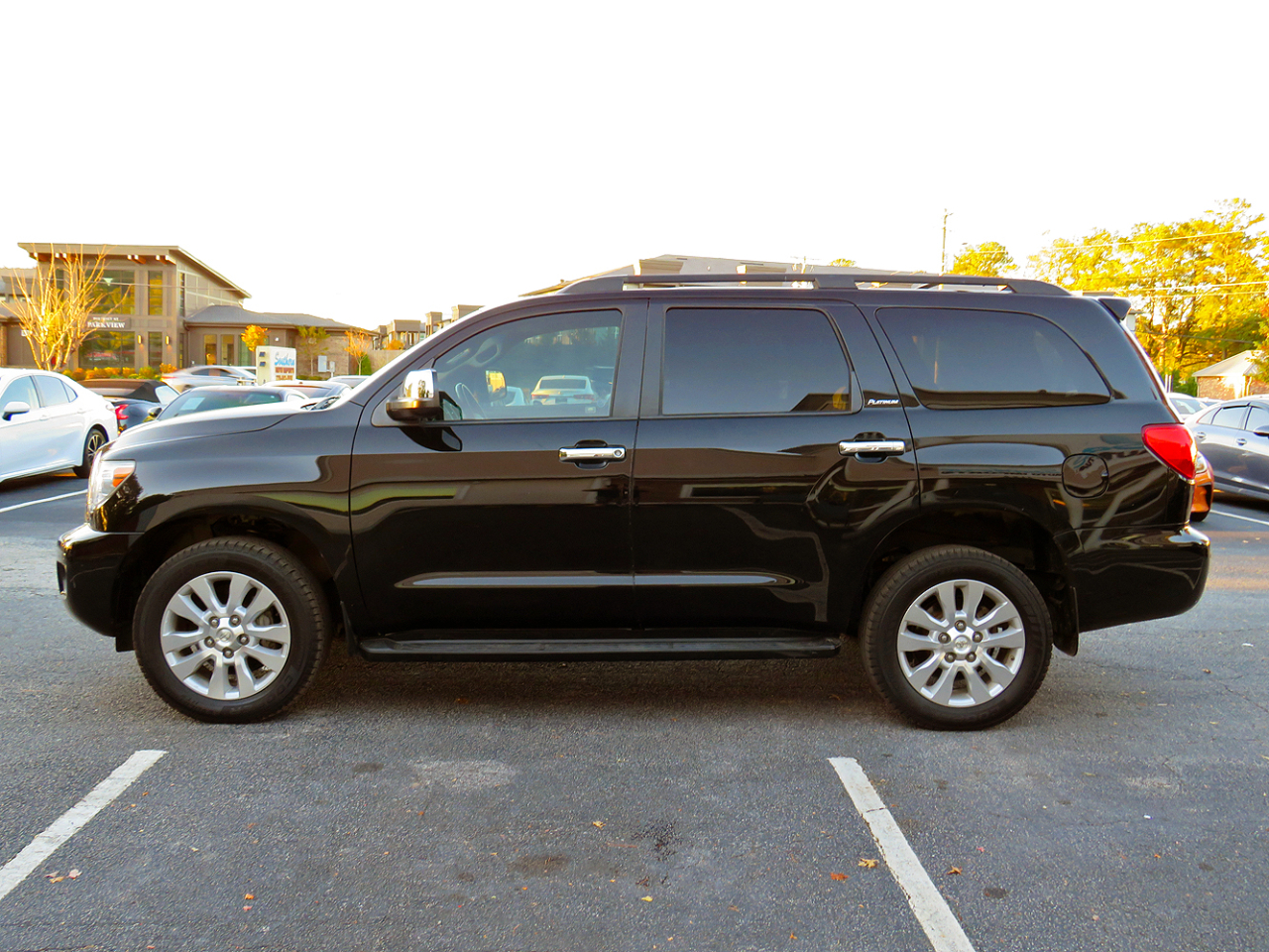 Toyota Sequoia RWD 5.7L Platinum (Natl) 2013 Toyota Sequoia RWD 5.7L Platinum (Natl) 2013
