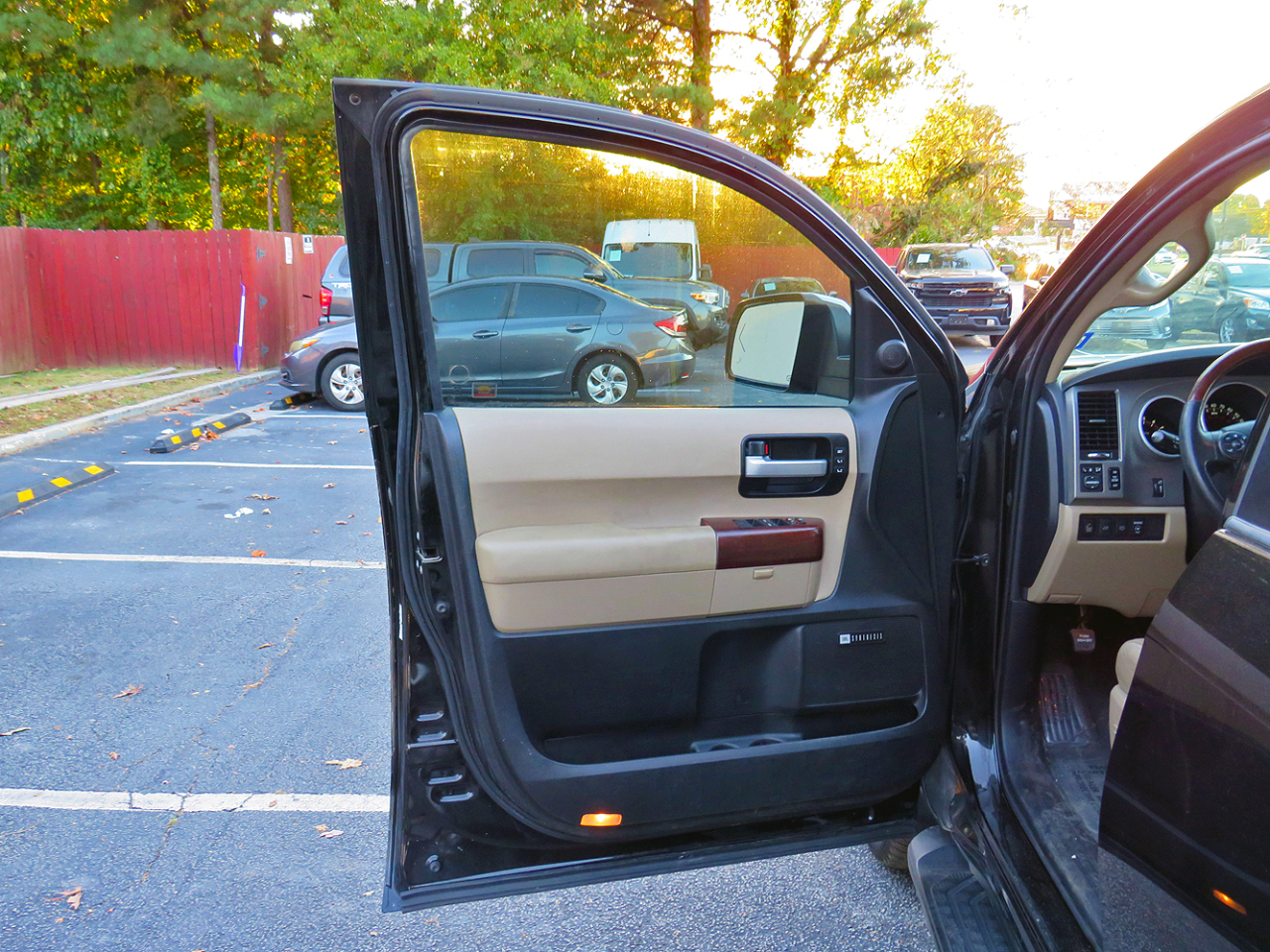 Toyota Sequoia RWD 5.7L Platinum (Natl) 2013 Toyota Sequoia RWD 5.7L Platinum (Natl) 2013