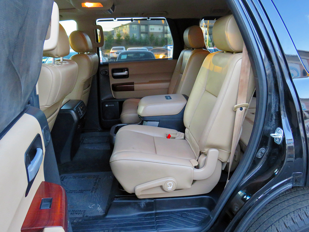 Toyota Sequoia RWD 5.7L Platinum (Natl) 2013 Toyota Sequoia RWD 5.7L Platinum (Natl) 2013