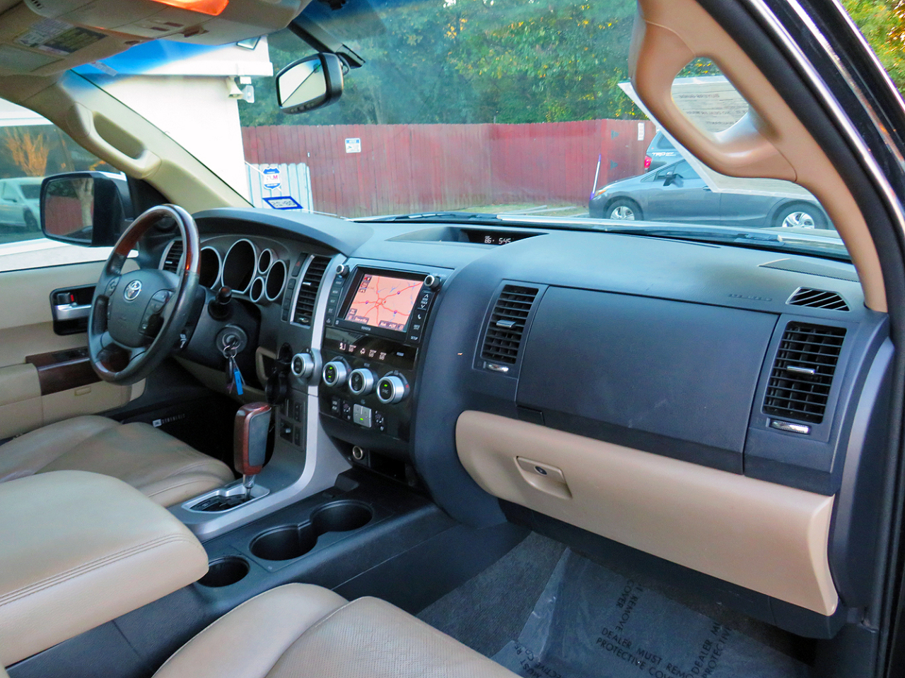 Toyota Sequoia RWD 5.7L Platinum (Natl) 2013 Toyota Sequoia RWD 5.7L Platinum (Natl) 2013