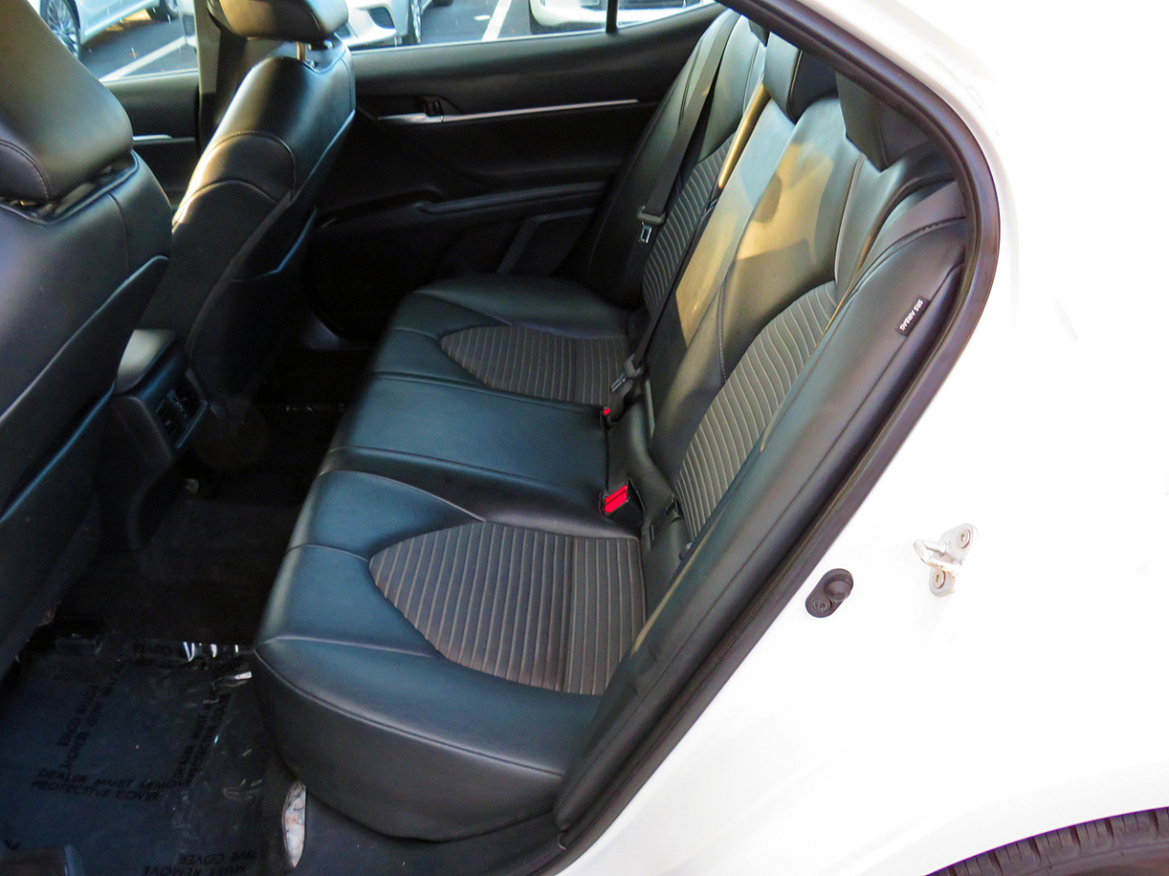 2022 Toyota Camry SE photo 2