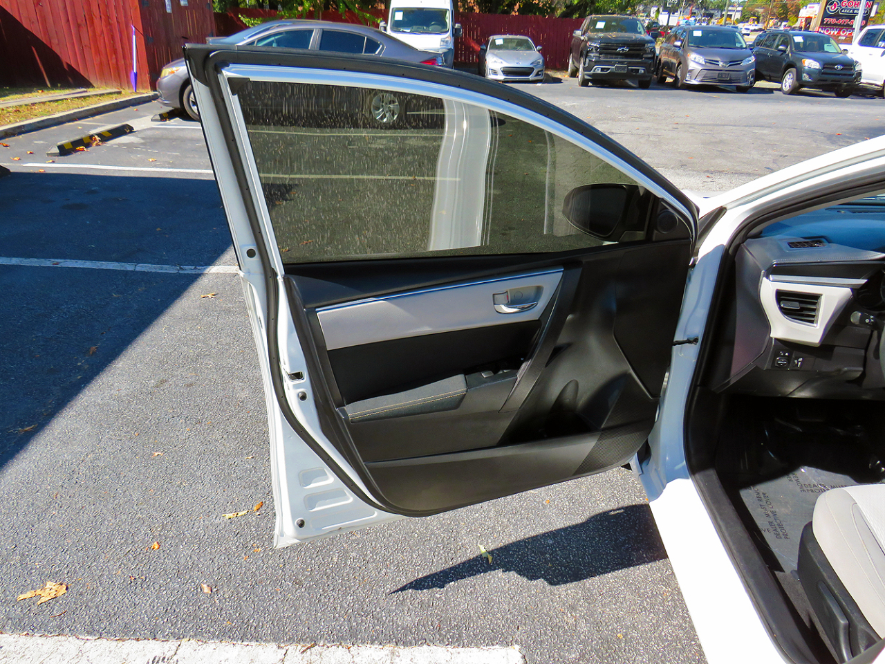 Toyota Corolla 4dr Sdn CVT LE (Natl) 2015 Toyota Corolla 4dr Sdn CVT LE (Natl) 2015