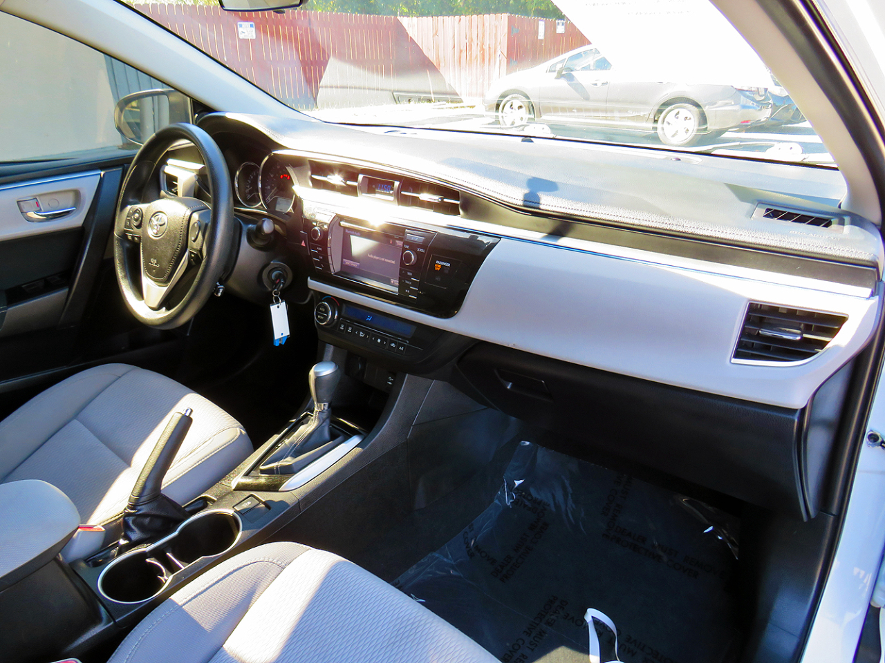 Toyota Corolla 4dr Sdn CVT LE (Natl) 2015 Toyota Corolla 4dr Sdn CVT LE (Natl) 2015