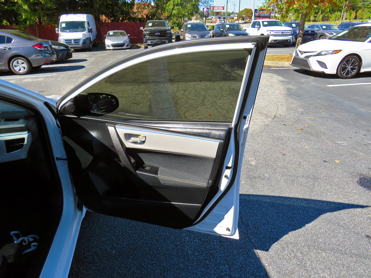 Toyota Corolla 4dr Sdn CVT LE (Natl) 2015 Toyota Corolla 4dr Sdn CVT LE (Natl) 2015