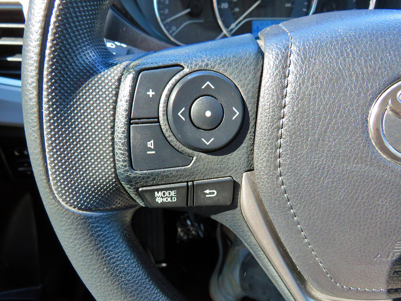 Toyota Corolla 4dr Sdn CVT LE (Natl) 2015 Toyota Corolla 4dr Sdn CVT LE (Natl) 2015