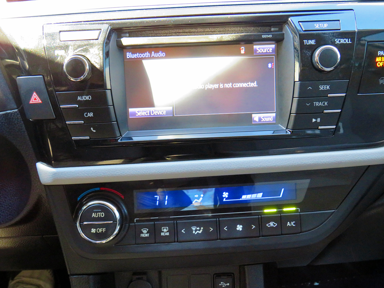 Toyota Corolla 4dr Sdn CVT LE (Natl) 2015 Toyota Corolla 4dr Sdn CVT LE (Natl) 2015