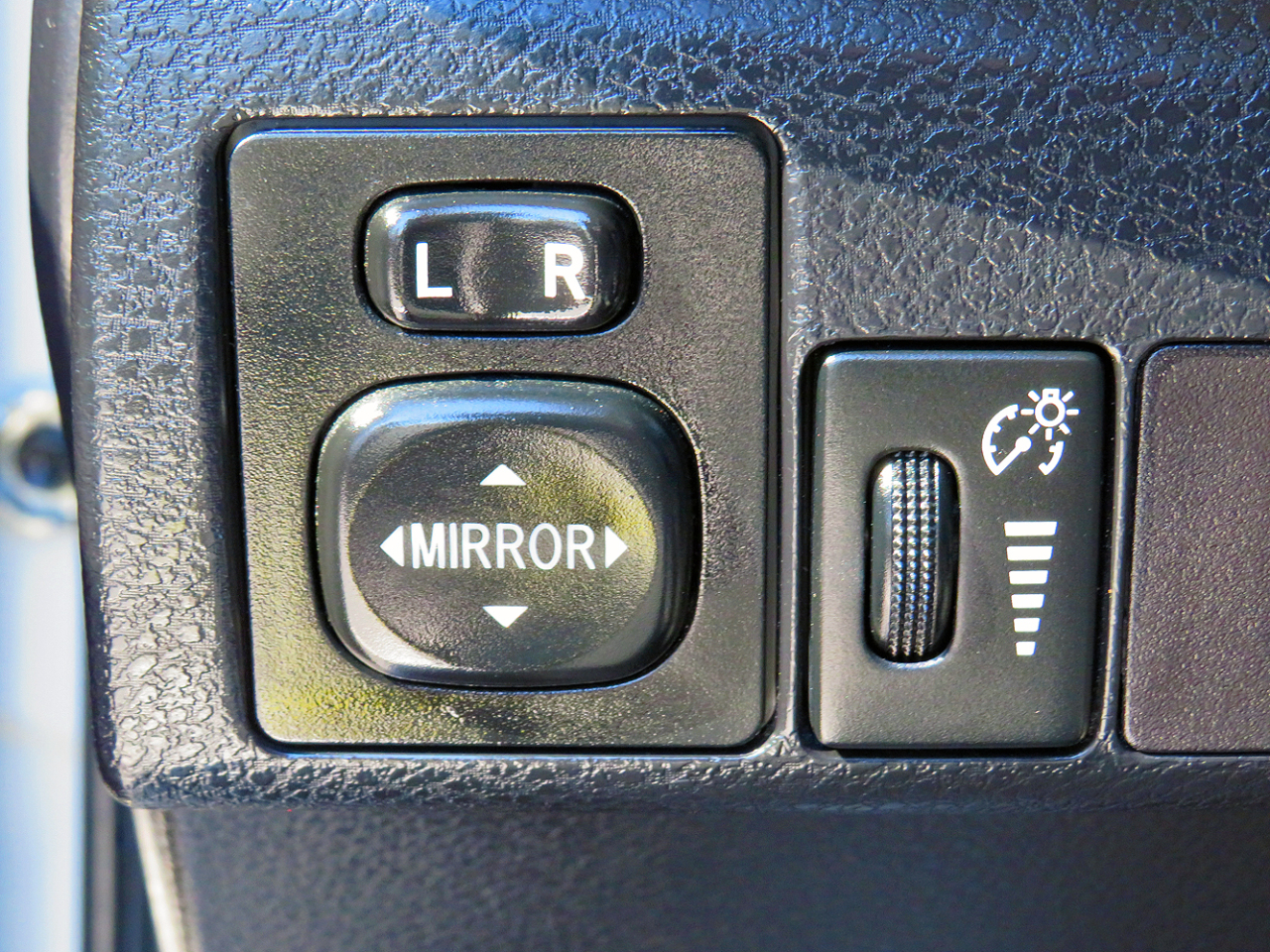 Toyota Corolla 4dr Sdn CVT LE (Natl) 2015 Toyota Corolla 4dr Sdn CVT LE (Natl) 2015