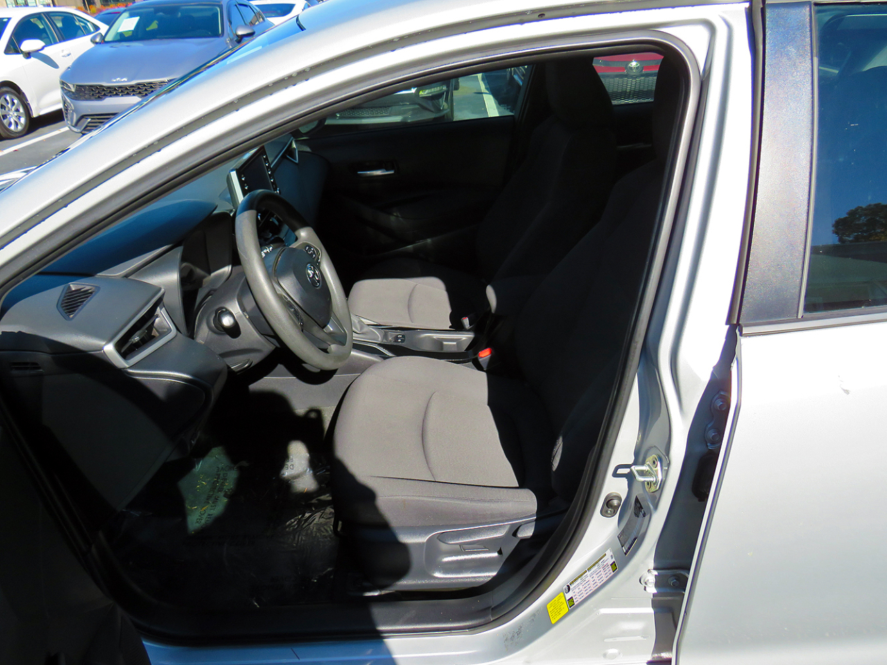 2020 Toyota Corolla LE Premium photo 2