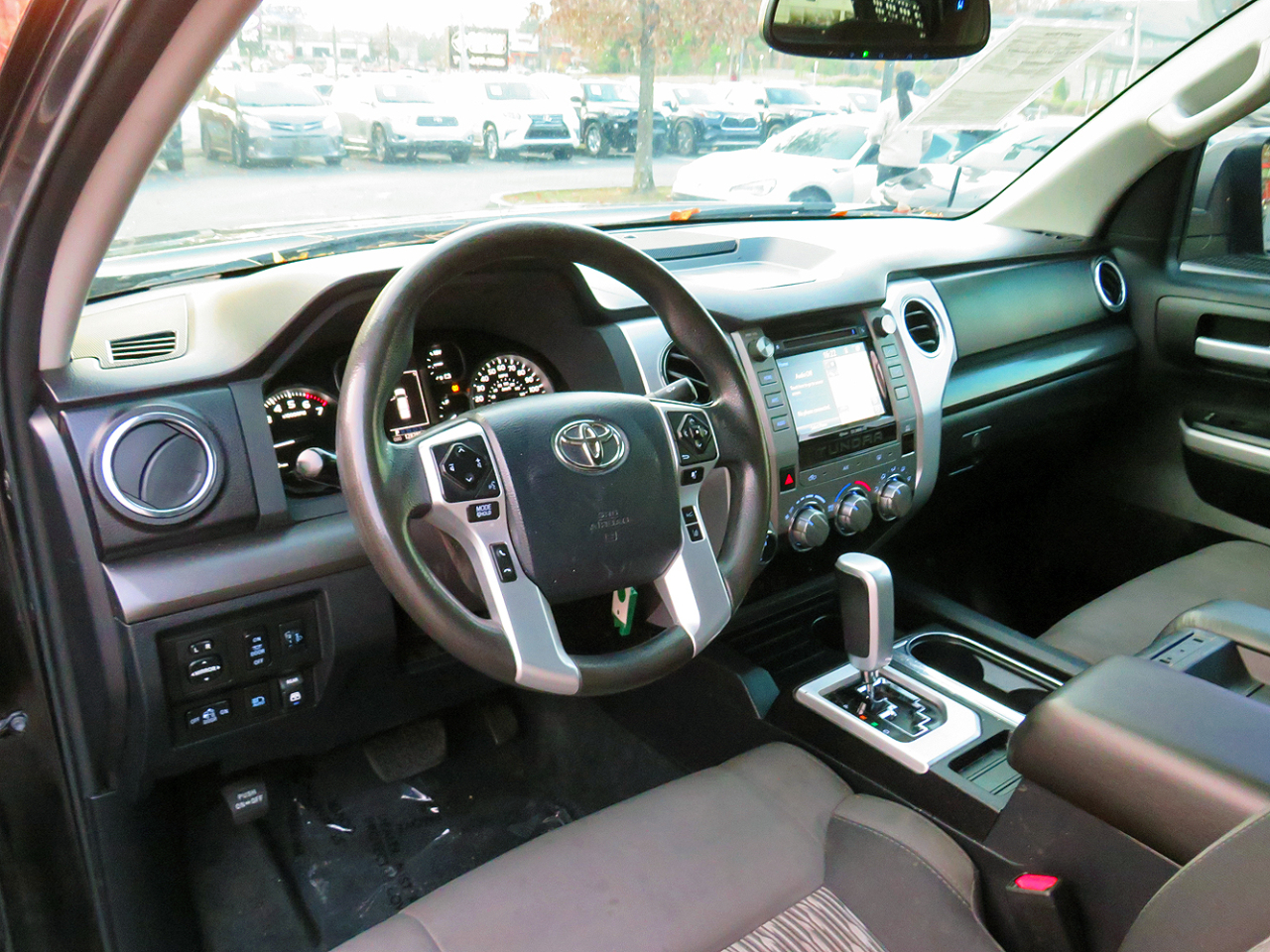 2018 Toyota Tundra SR5 CrewMax photo 3