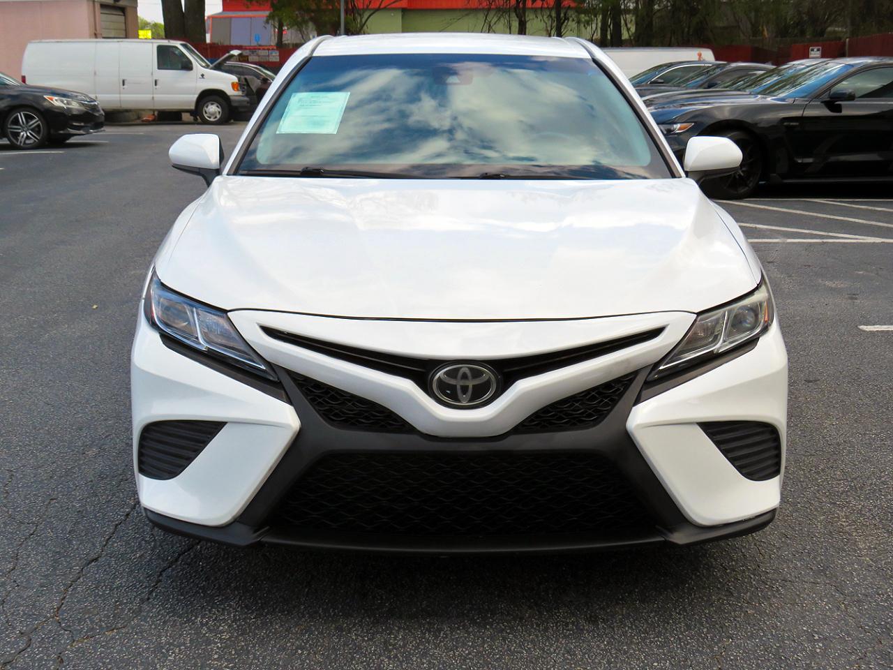 Toyota Camry SE Auto (Natl) 2018