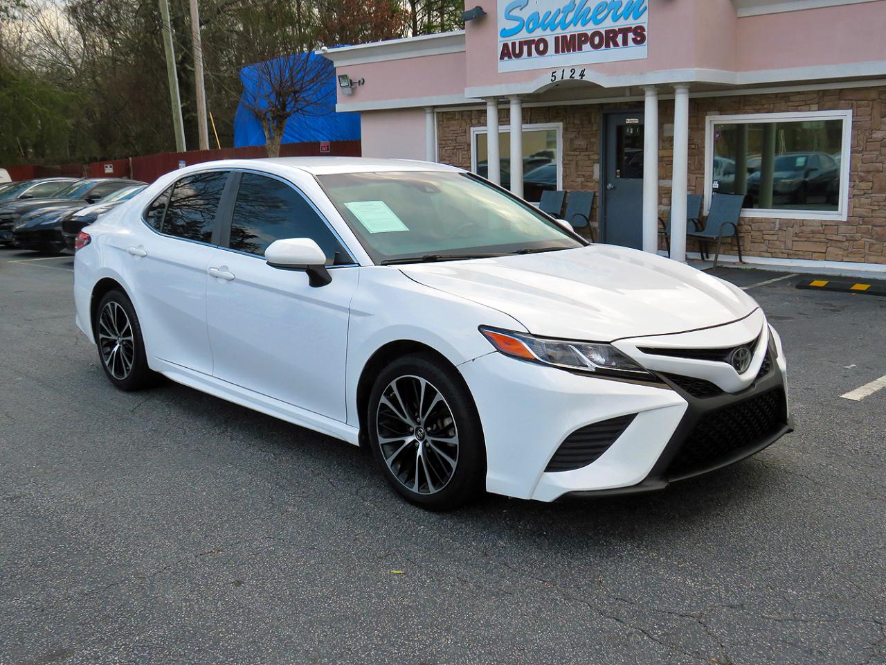 Toyota Camry SE Auto (Natl) 2018