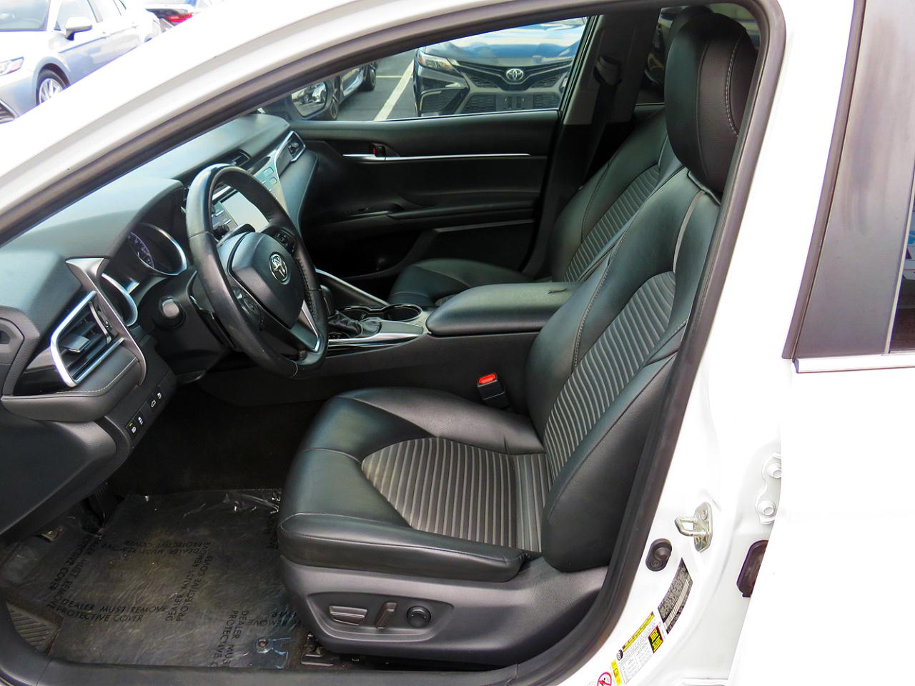 Toyota Camry SE Auto (Natl) 2018