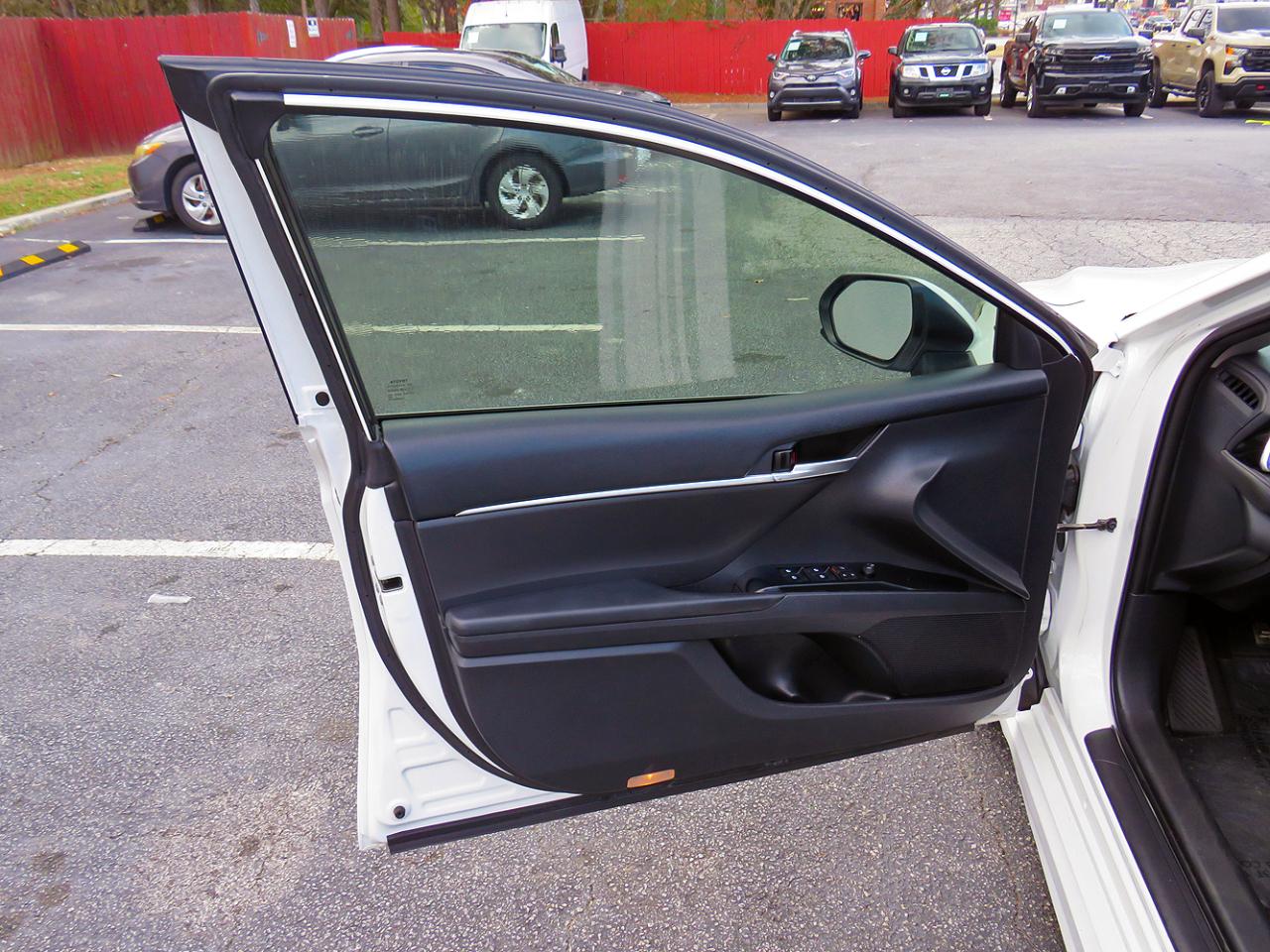 Toyota Camry SE Auto (Natl) 2018