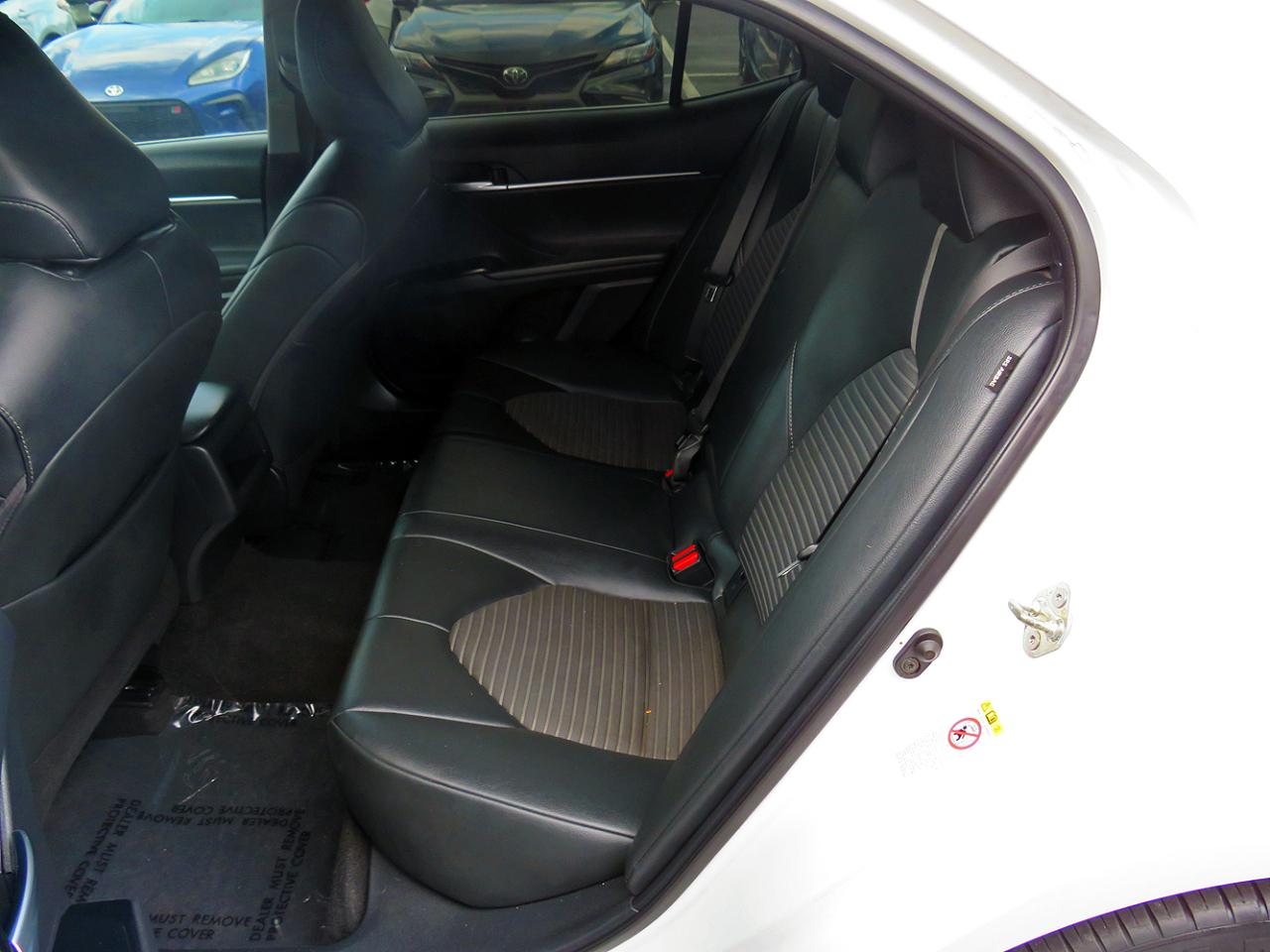 Toyota Camry SE Auto (Natl) 2018