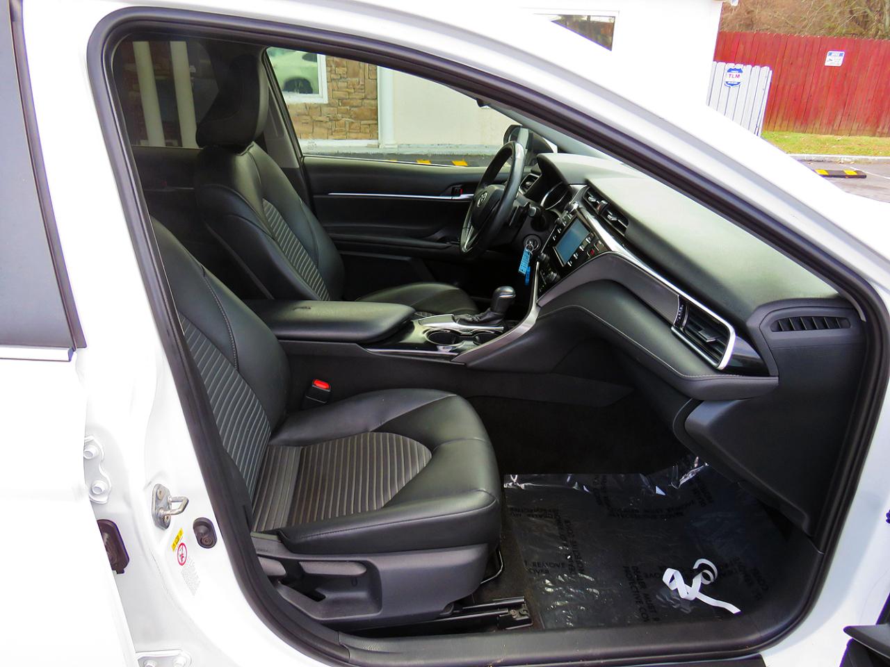 Toyota Camry SE Auto (Natl) 2018