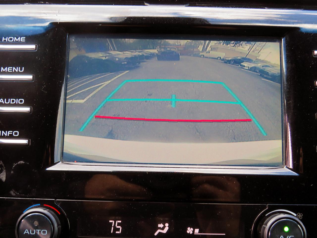 Toyota Camry SE Auto (Natl) 2018