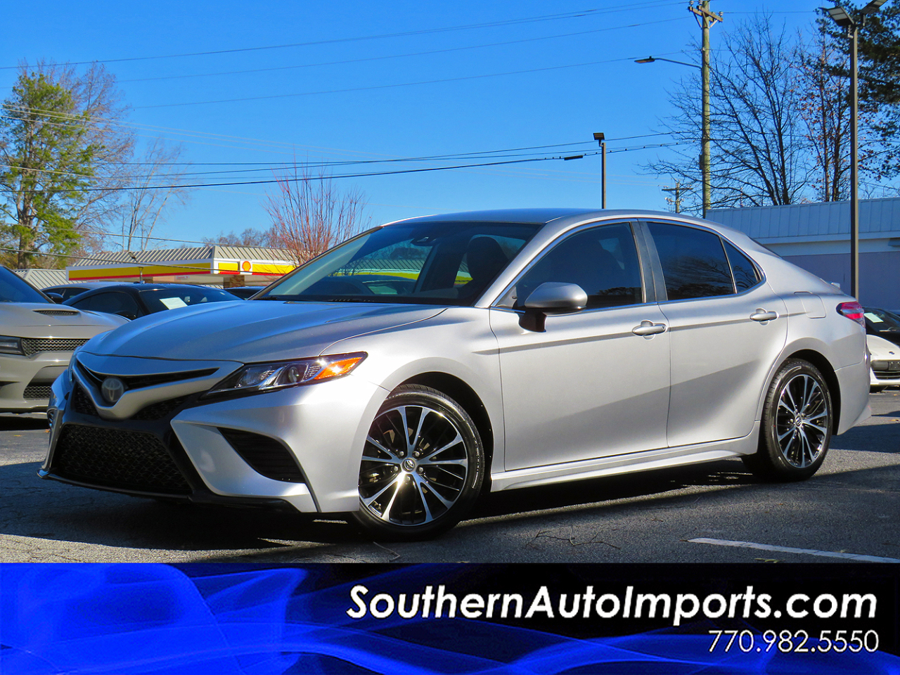 Toyota Camry SE Auto (Natl) 2020
