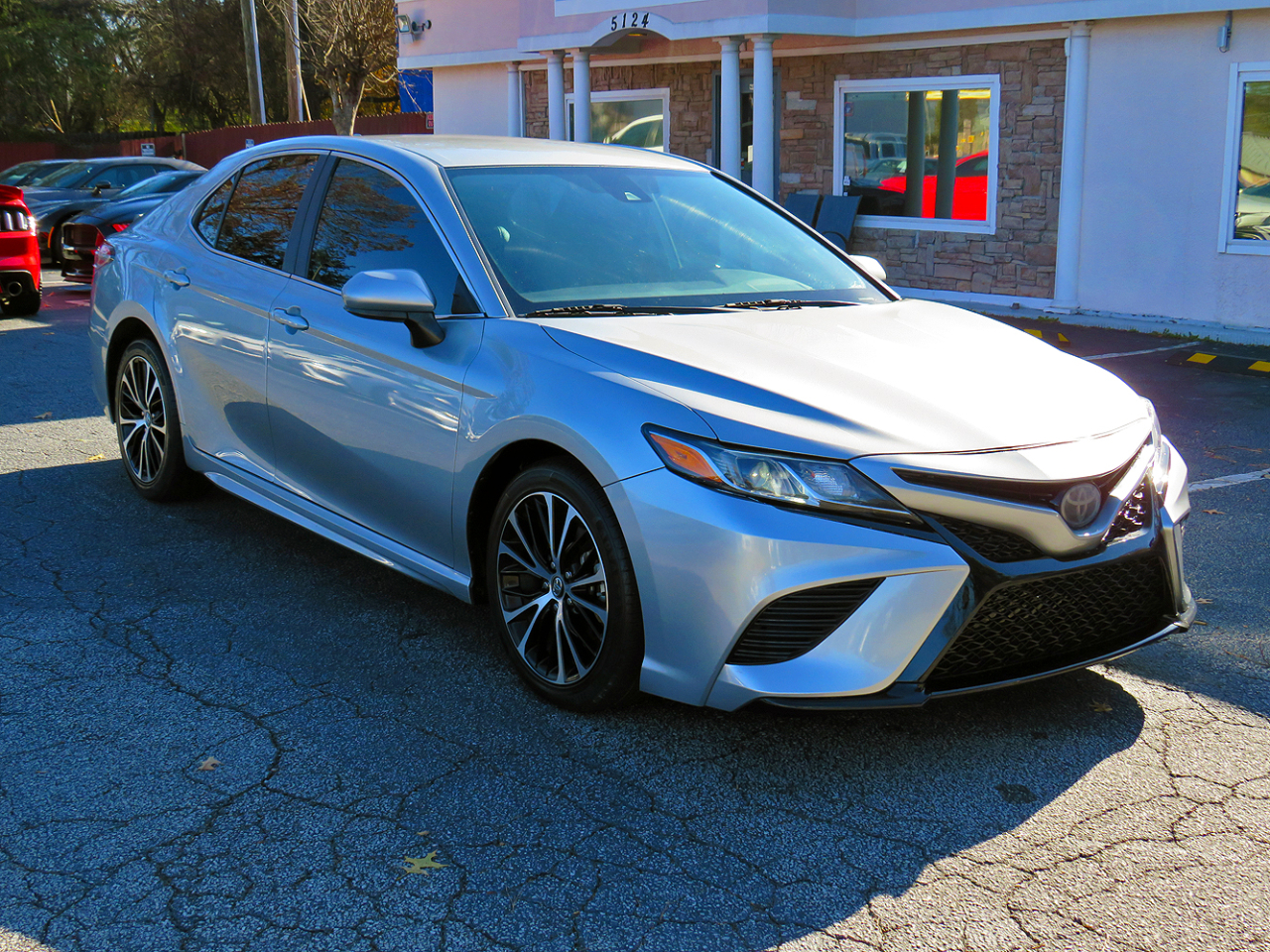 Toyota Camry SE Auto (Natl) 2020