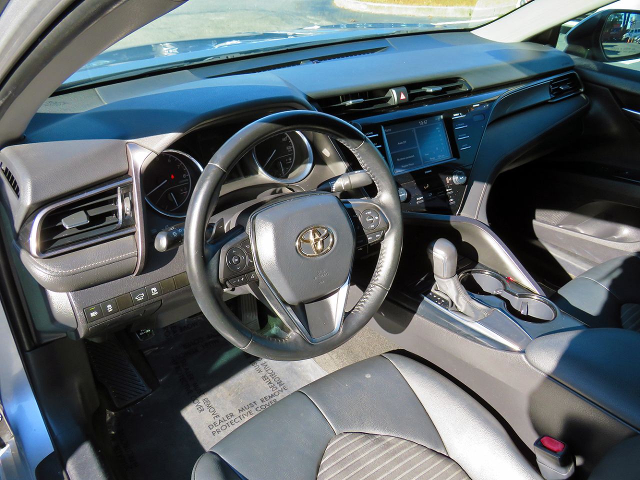 Toyota Camry SE Auto (Natl) 2020