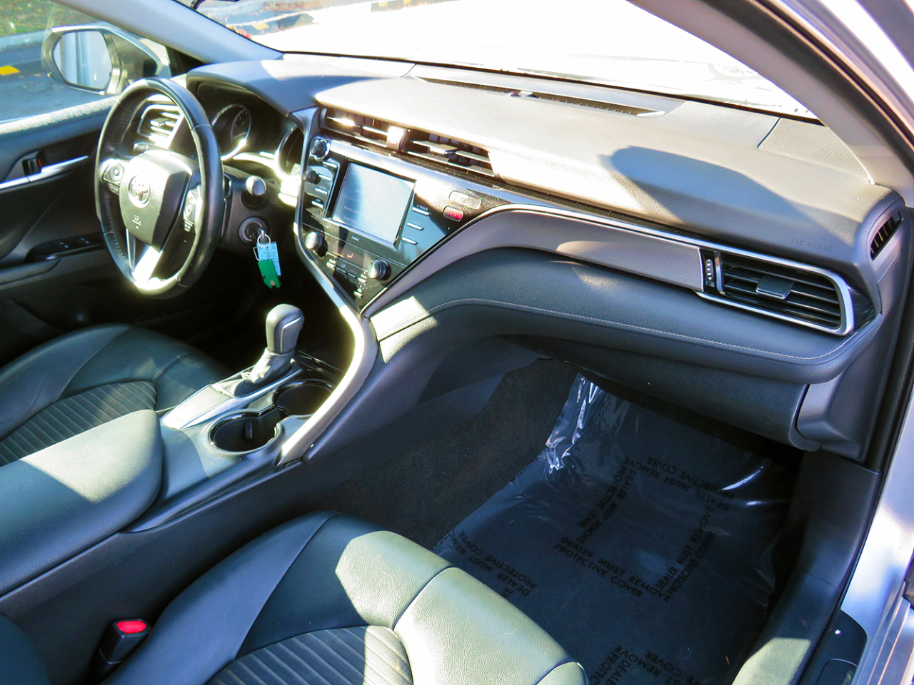 Toyota Camry SE Auto (Natl) 2020