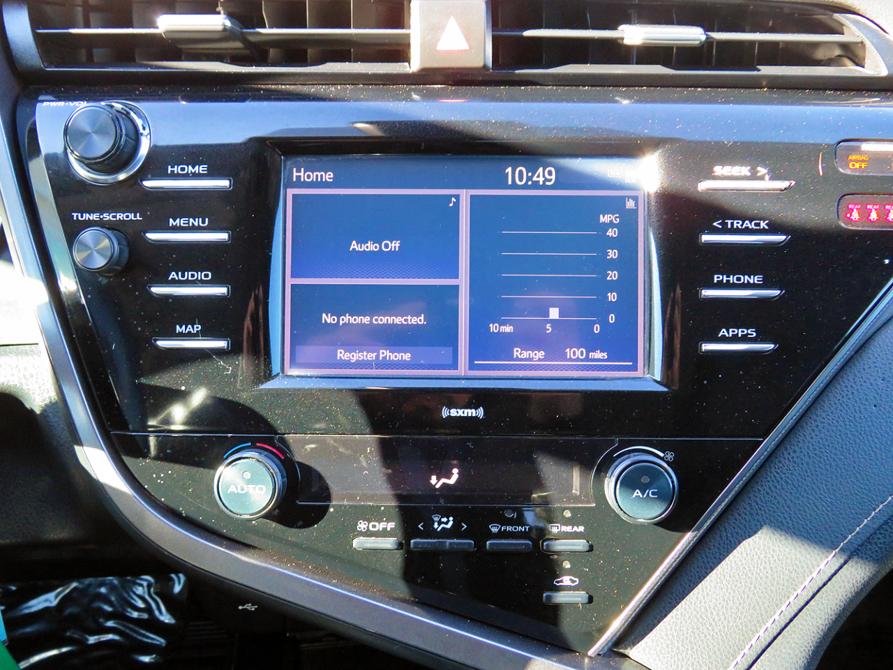 Toyota Camry SE Auto (Natl) 2020