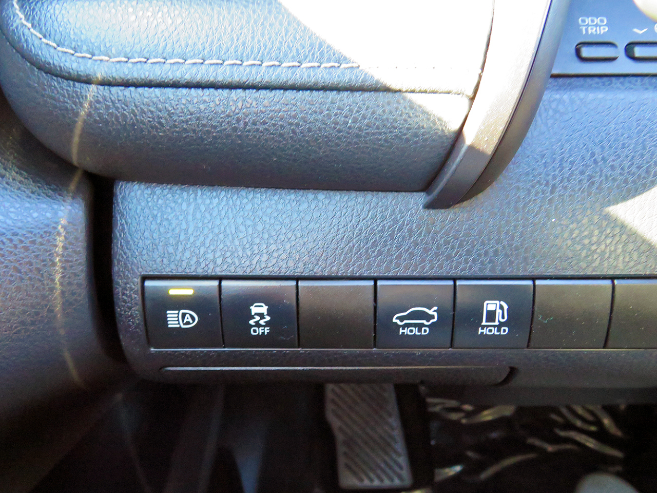 Toyota Camry SE Auto (Natl) 2020