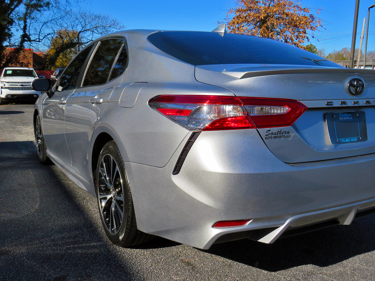 Toyota Camry SE Auto (Natl) 2020