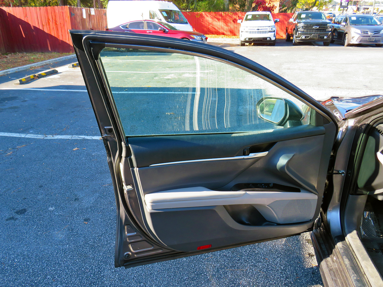 Toyota Camry SE Auto (Natl) 2021