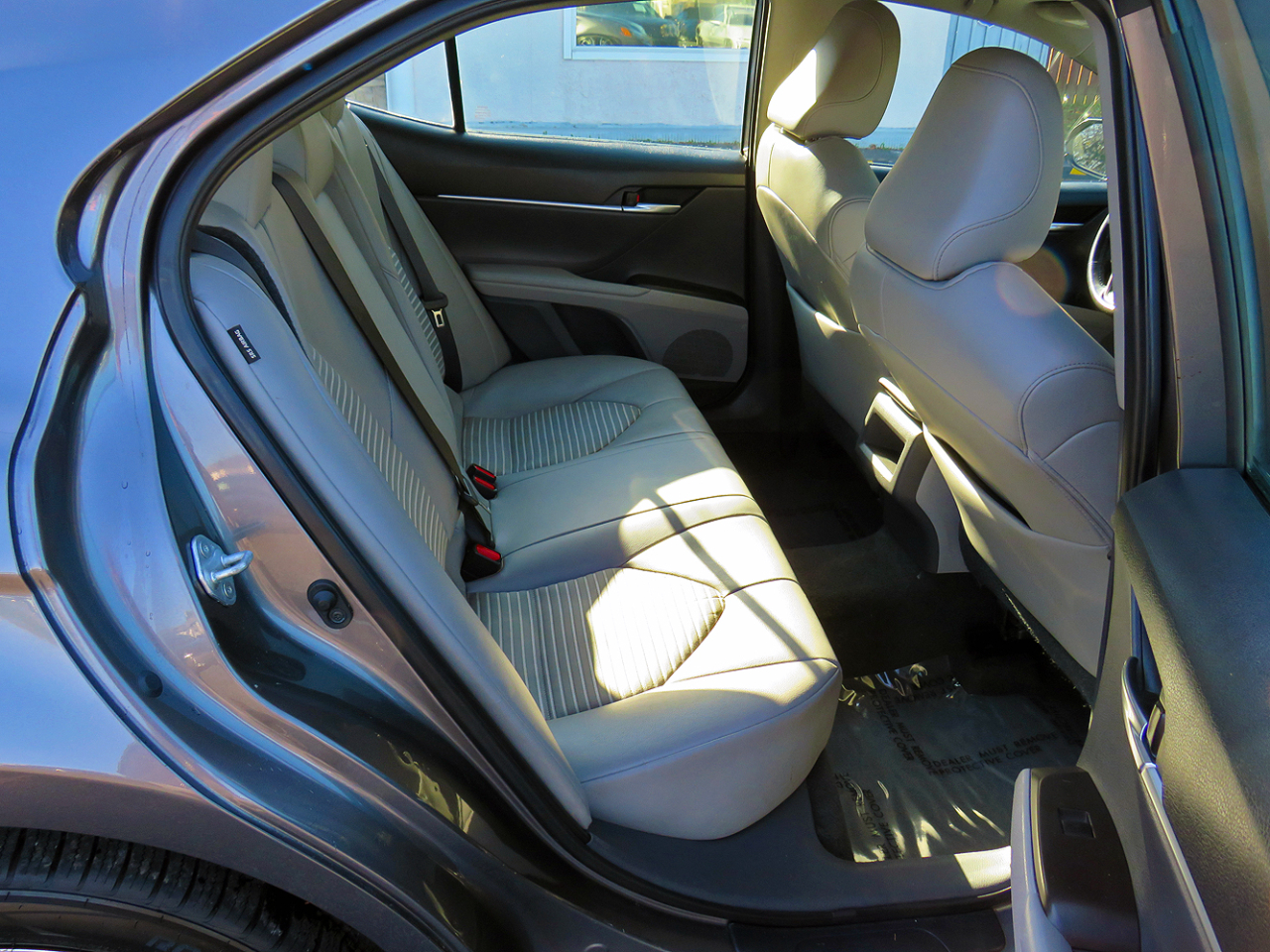 Toyota Camry SE Auto (Natl) 2021